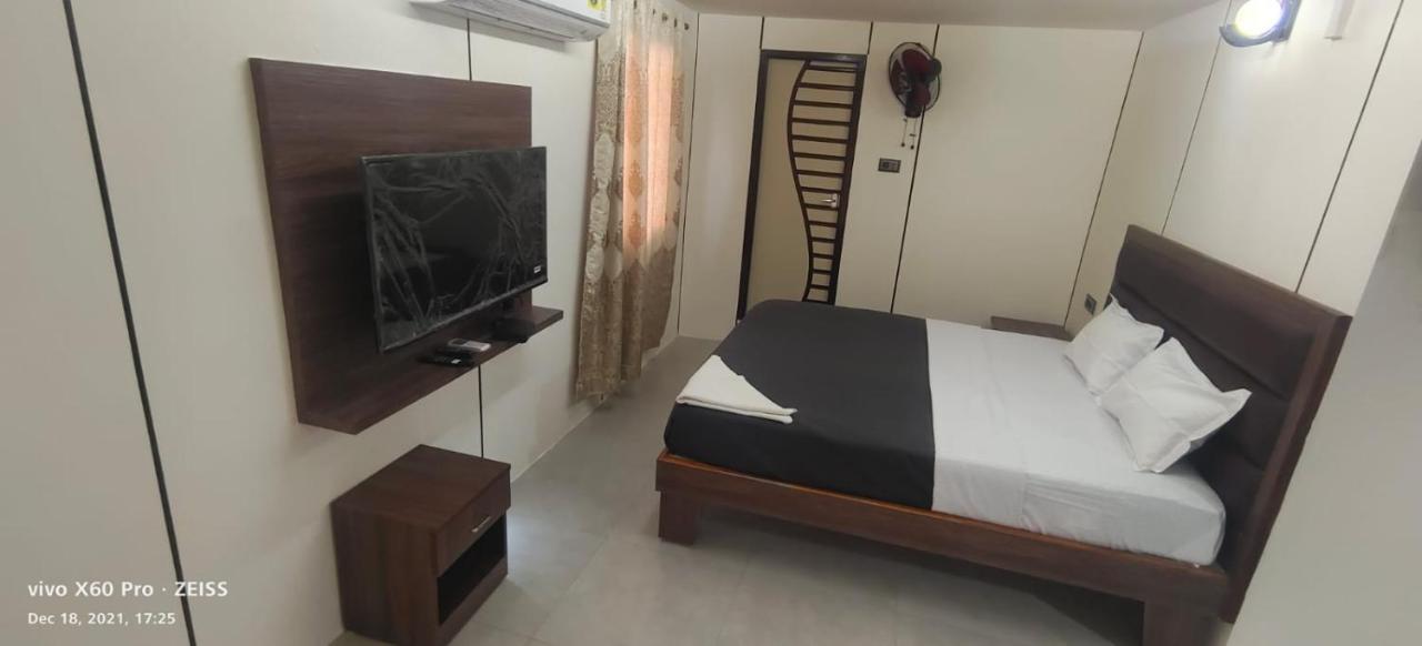 Krish Garden Villa Chidambaram Exteriör bild